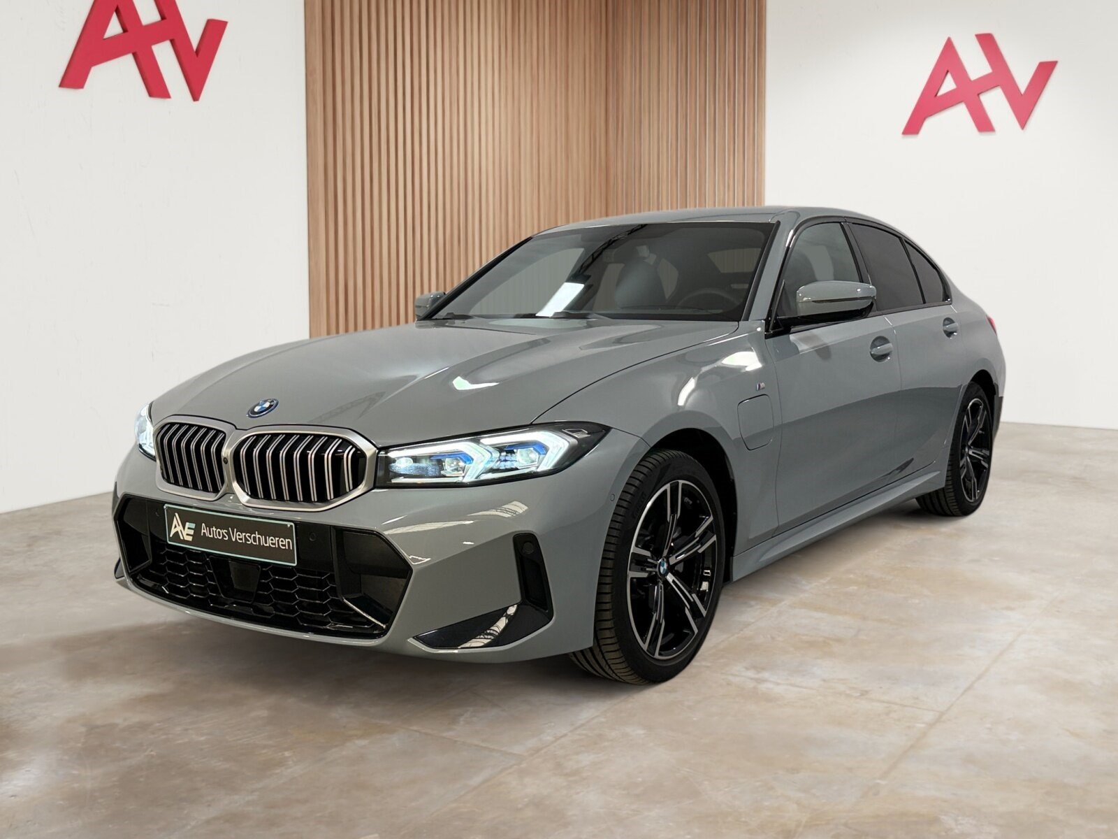 BMW 330
