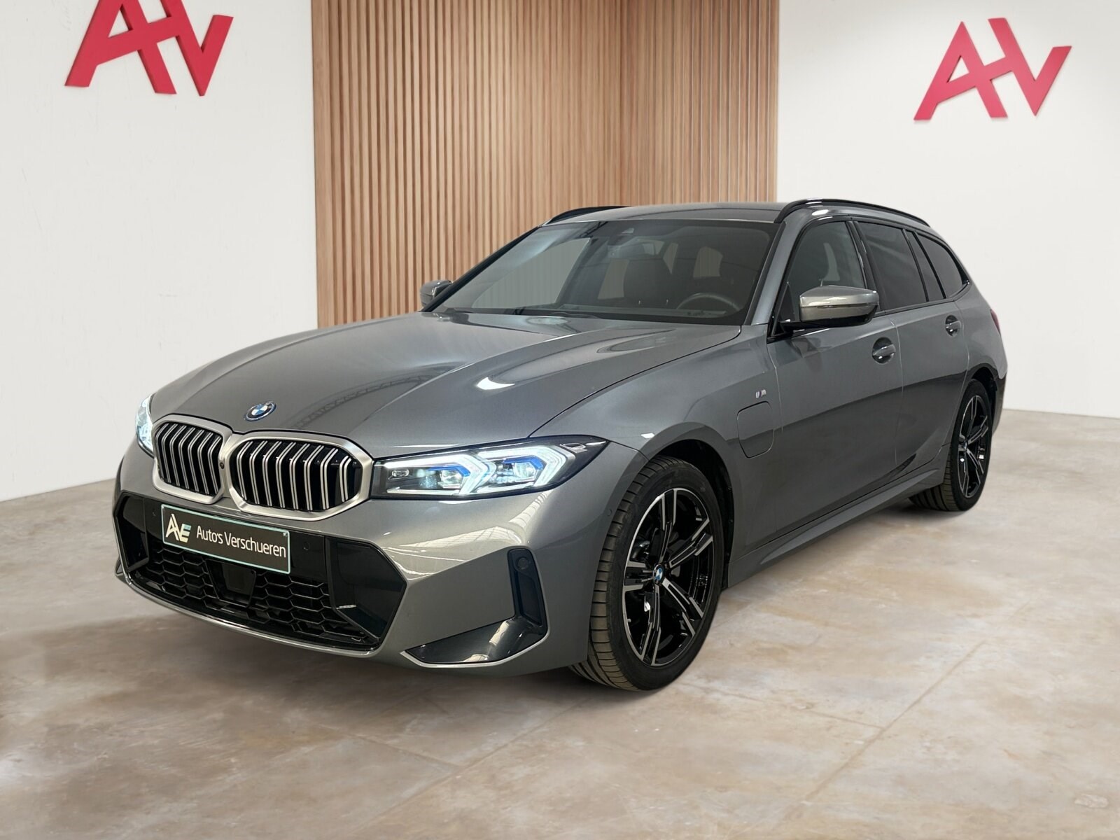 BMW 330